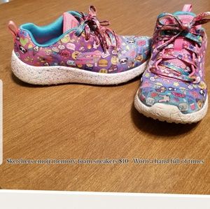 Kids skechers
